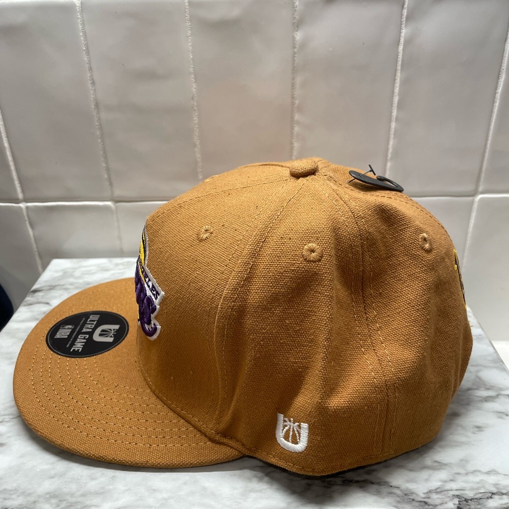 𝐋𝐀𝐊𝐄𝐑’𝐒 𝐒𝐍𝐀𝐏 𝐁𝐀𝐂𝐊 𝐇𝐀𝐓 - Picture 2 of 6